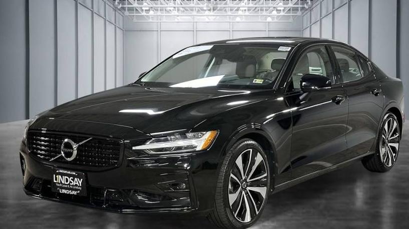 VOLVO S60 2022 7JRL12TZ6NG160920 image