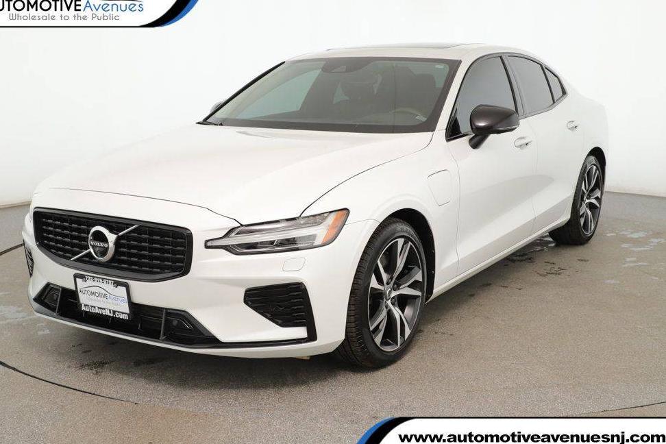 VOLVO S60 2022 7JRBR0FZ2NG177444 image