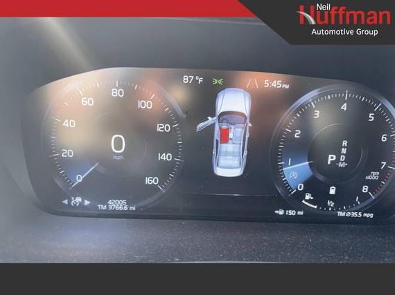 VOLVO S60 2022 7JRL12FL2NG174031 image