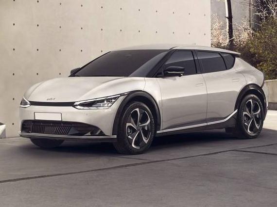 KIA EV6 2023 KNDC34LA0P5114030 image