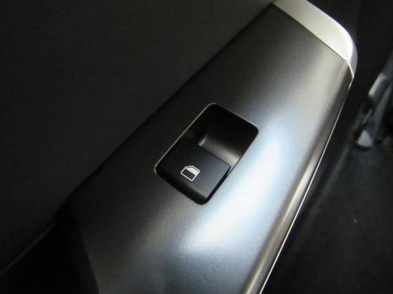 KIA EV6 2023 KNDC34LA7P5602083 image