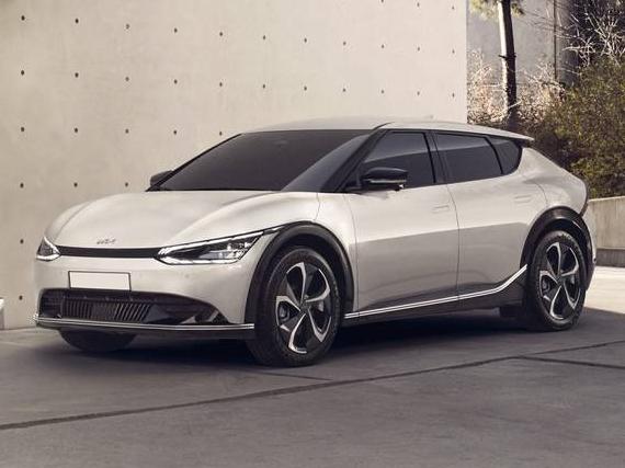 KIA EV6 2023 KNDC34LA8P5129228 image