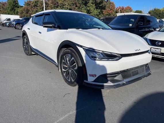 KIA EV6 2023 KNDC34LB8P5158401 image