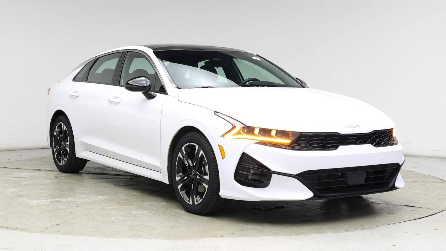 KIA K5 2023 5XXG64J20PG188354 image
