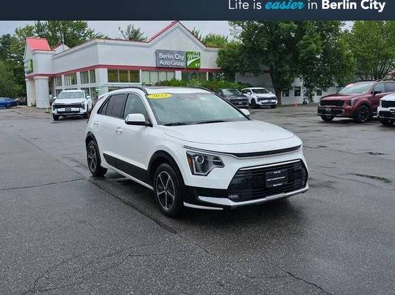 KIA NIRO 2023 KNDCT3LE3P5067850 image