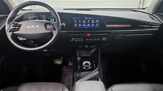 KIA NIRO 2023 KNDCS3LF8P5068780 image