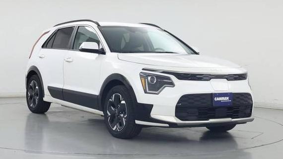 KIA NIRO 2023 KNDCR3L17P5054756 image