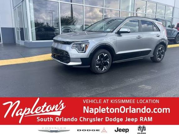 KIA NIRO 2023 KNDCR3L16P5048737 image