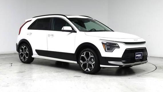 KIA NIRO 2023 KNDCT3LE0P5083942 image