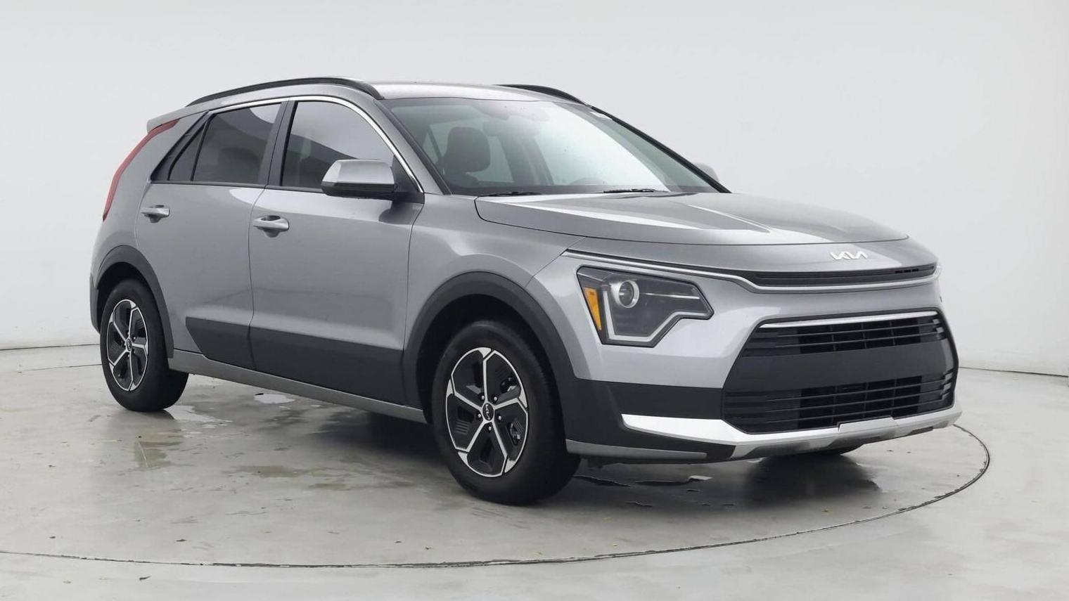 KIA NIRO 2024 KNDCP3LE3R5137127 image