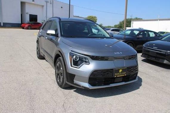 KIA NIRO 2024 KNDCR3L19R5114524 image