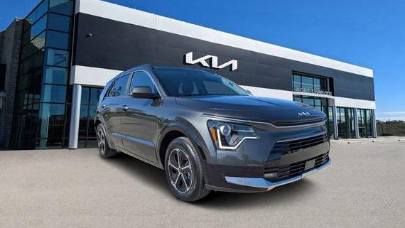KIA NIRO 2025 KNDCT3LE0S5233833 image