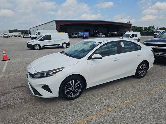 KIA FORTE 2023 3KPF24AD8PE516136 image