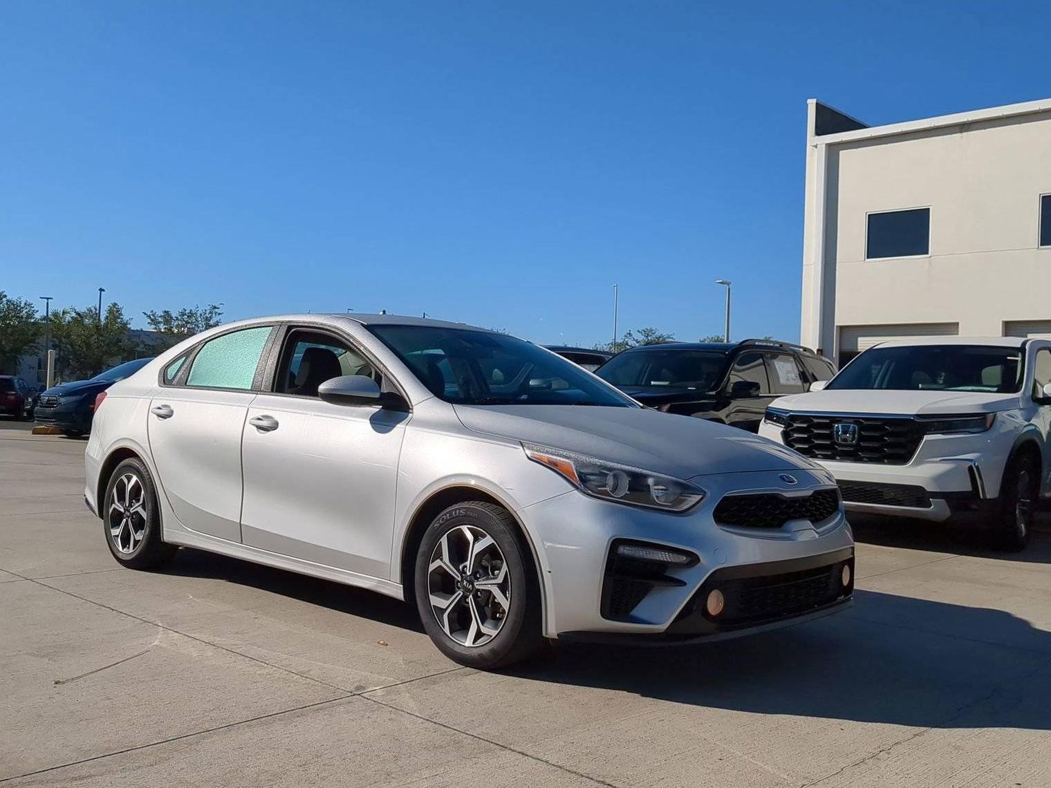 KIA FORTE 2019 3KPF24AD5KE048584 image