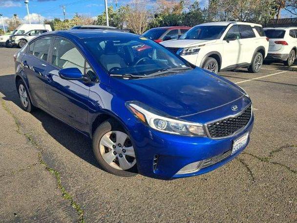 KIA FORTE 2018 3KPFK4A75JE213560 image