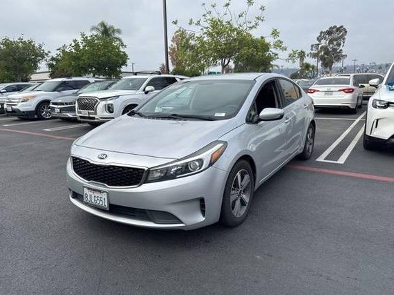 KIA FORTE 2018 3KPFL4A74JE245638 image