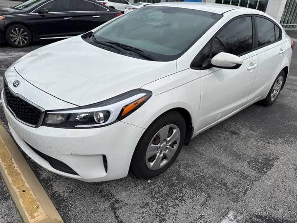 KIA FORTE 2017 3KPFK4A71HE086042 image