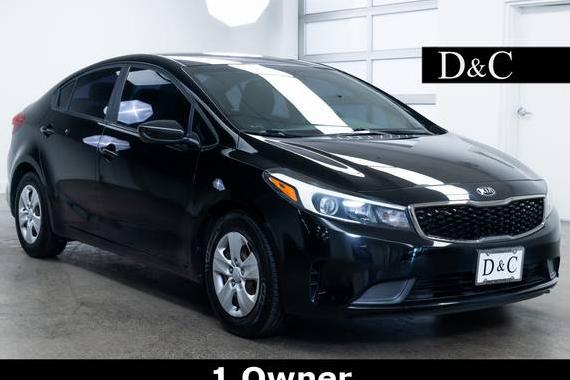 KIA FORTE 2017 3KPFK4A74HE033626 image