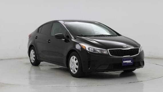 KIA FORTE 2017 3KPFK4A74HE157055 image