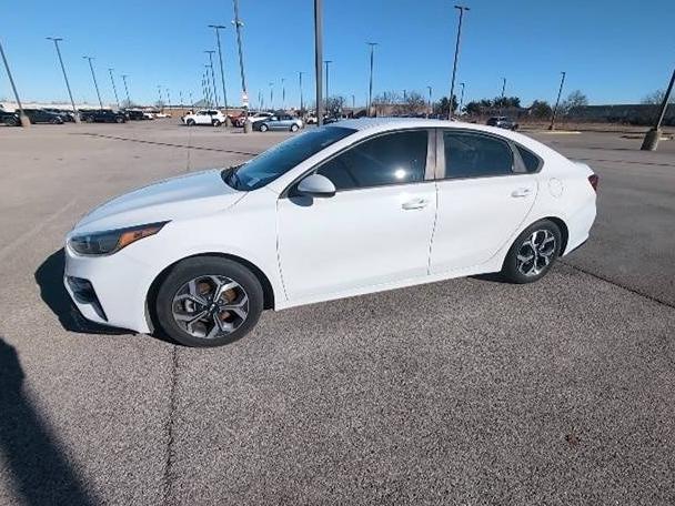 KIA FORTE 2020 3KPF24AD5LE152929 image