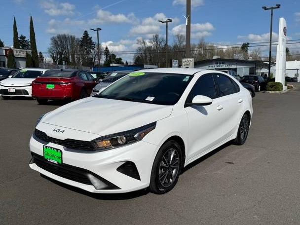 KIA FORTE 2022 3KPF24AD5NE452733 image