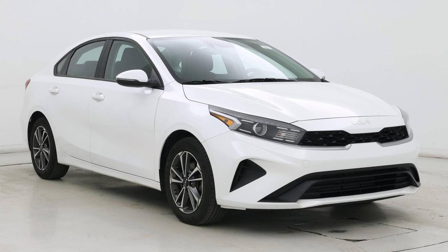 KIA FORTE 2022 3KPF24AD3NE425692 image