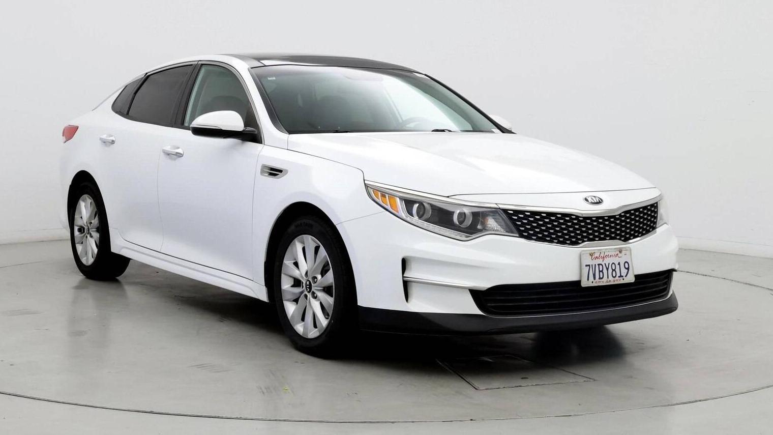 KIA OPTIMA 2016 5XXGU4L39GG074977 image