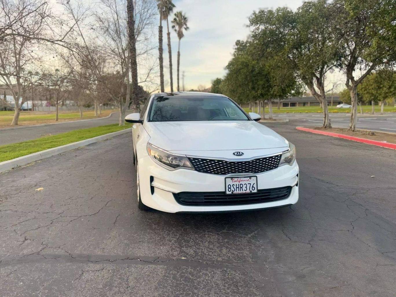 KIA OPTIMA 2016 5XXGU4L36GG107160 image