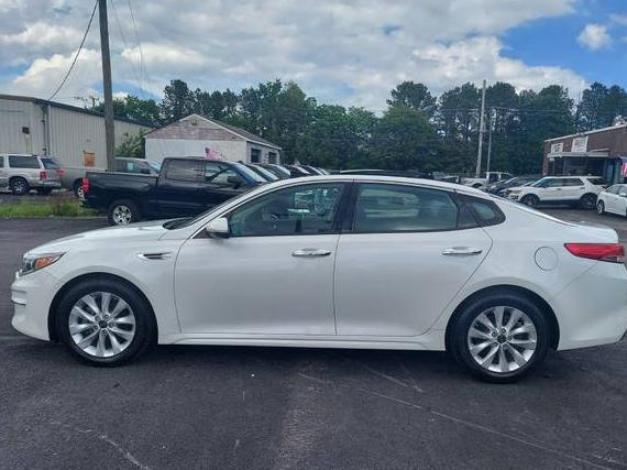 KIA OPTIMA 2016 5XXGU4L38GG012115 image