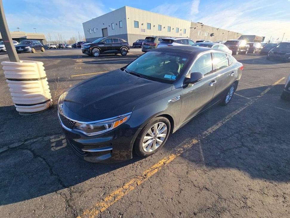 KIA OPTIMA 2016 5XXGU4L39GG010289 image