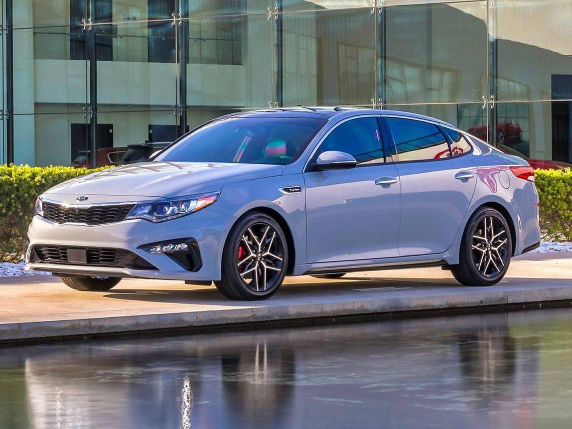 KIA OPTIMA 2019 5XXGT4L36KG359647 image