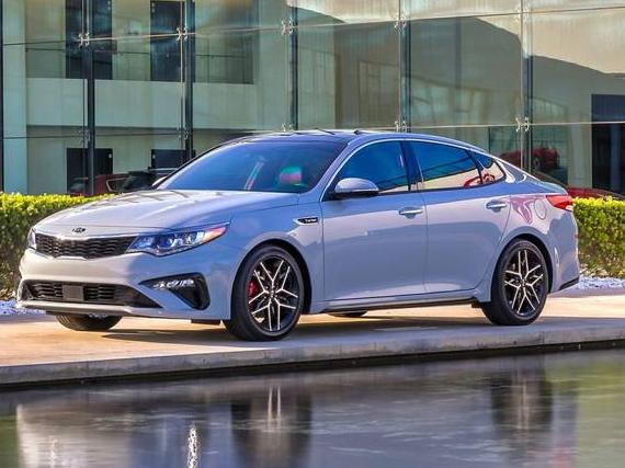 KIA OPTIMA 2019 5XXGV4L26KG334104 image