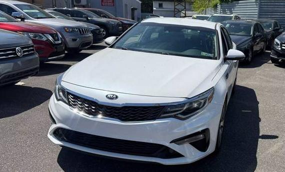 KIA OPTIMA 2019 5XXGT4L36KG313428 image