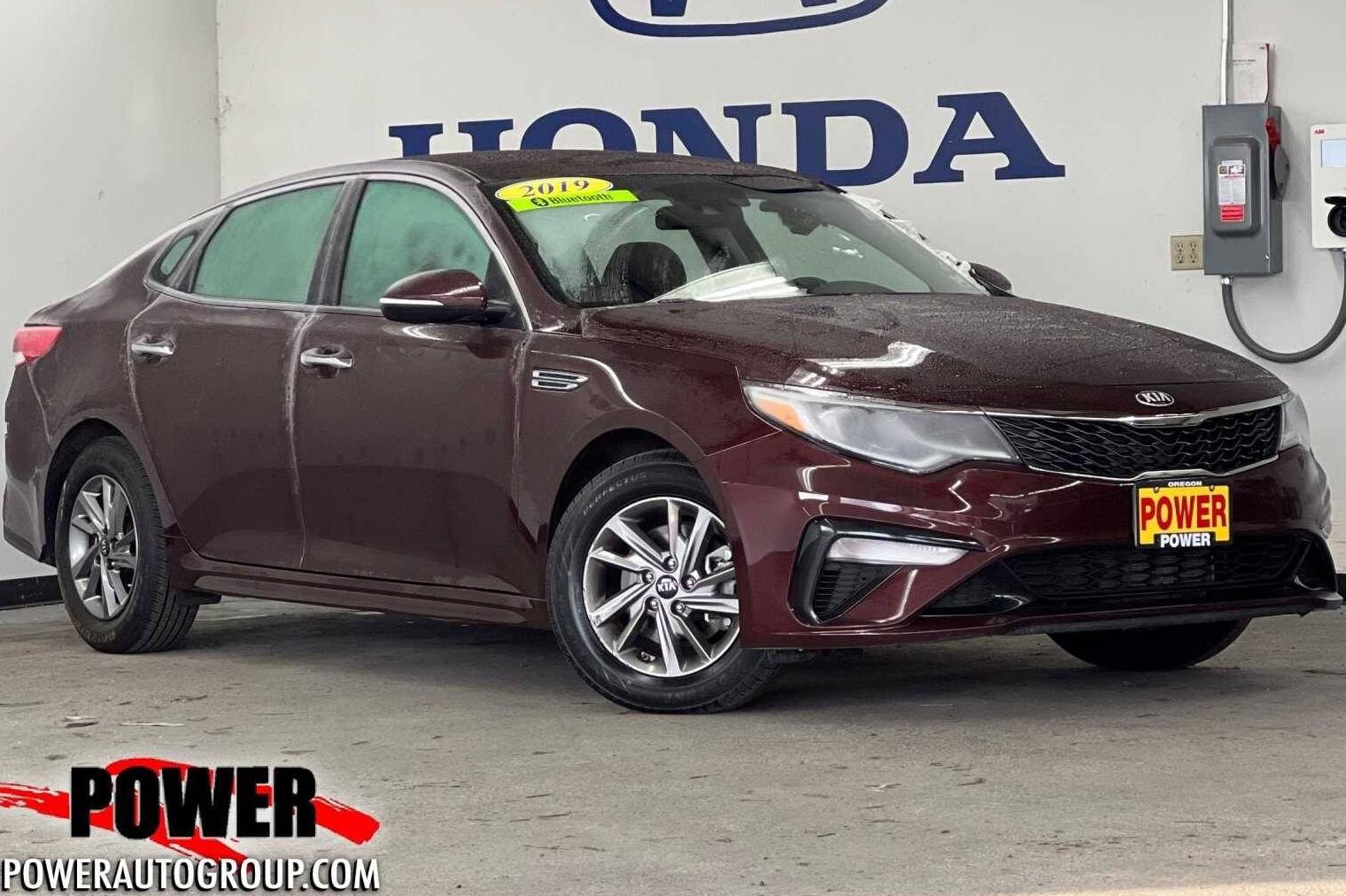 KIA OPTIMA 2019 5XXGT4L35KG347943 image