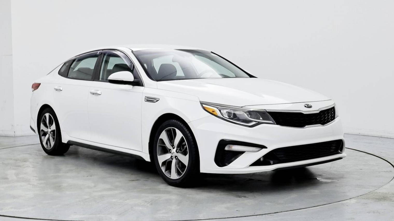 KIA OPTIMA 2019 5XXGT4L3XKG374295 image