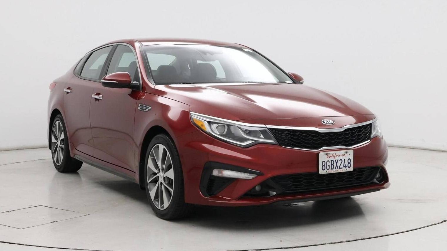 KIA OPTIMA 2019 5XXGT4L32KG304161 image