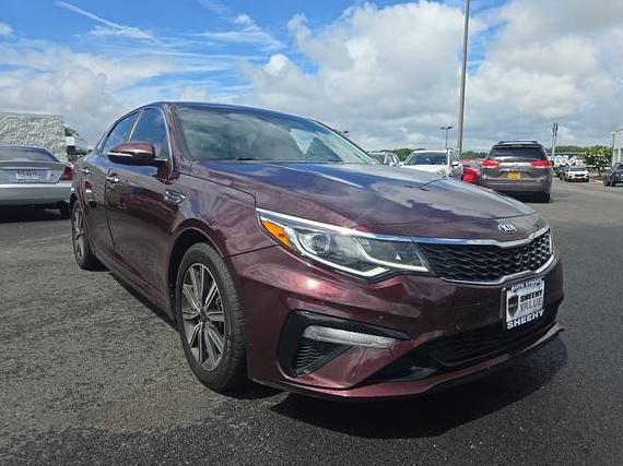KIA OPTIMA 2019 5XXGT4L31KG361791 image