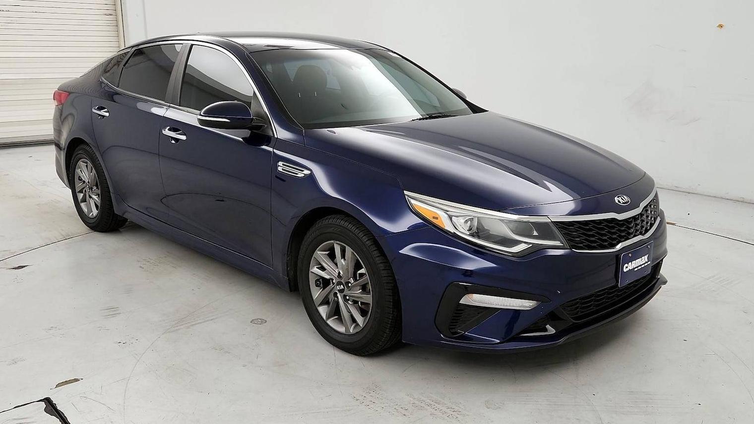 KIA OPTIMA 2019 5XXGT4L34KG363776 image