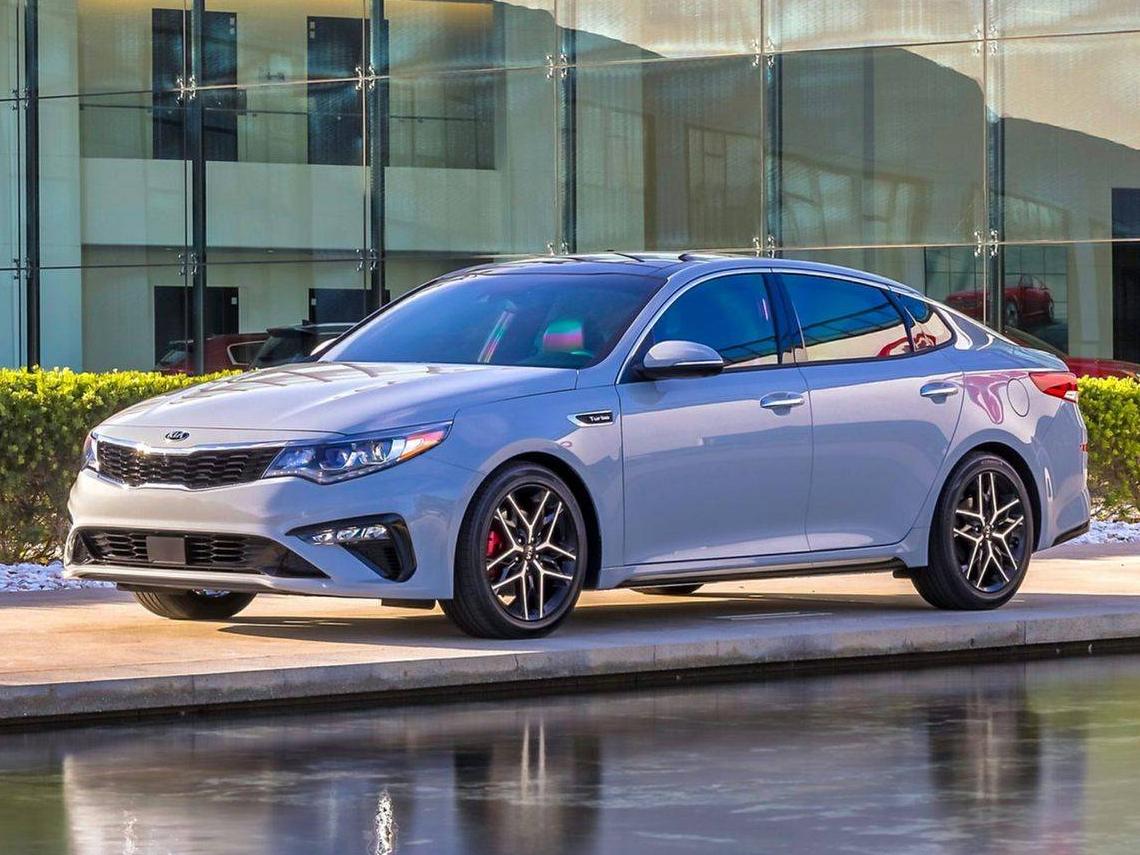 KIA OPTIMA 2019 5XXGT4L31KG318309 image