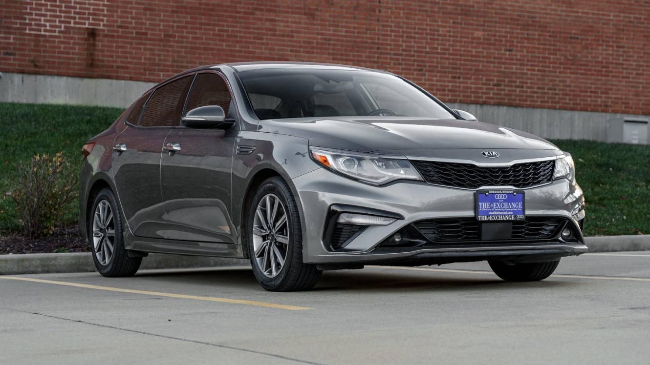 KIA OPTIMA 2019 5XXGU4L15KG304487 image