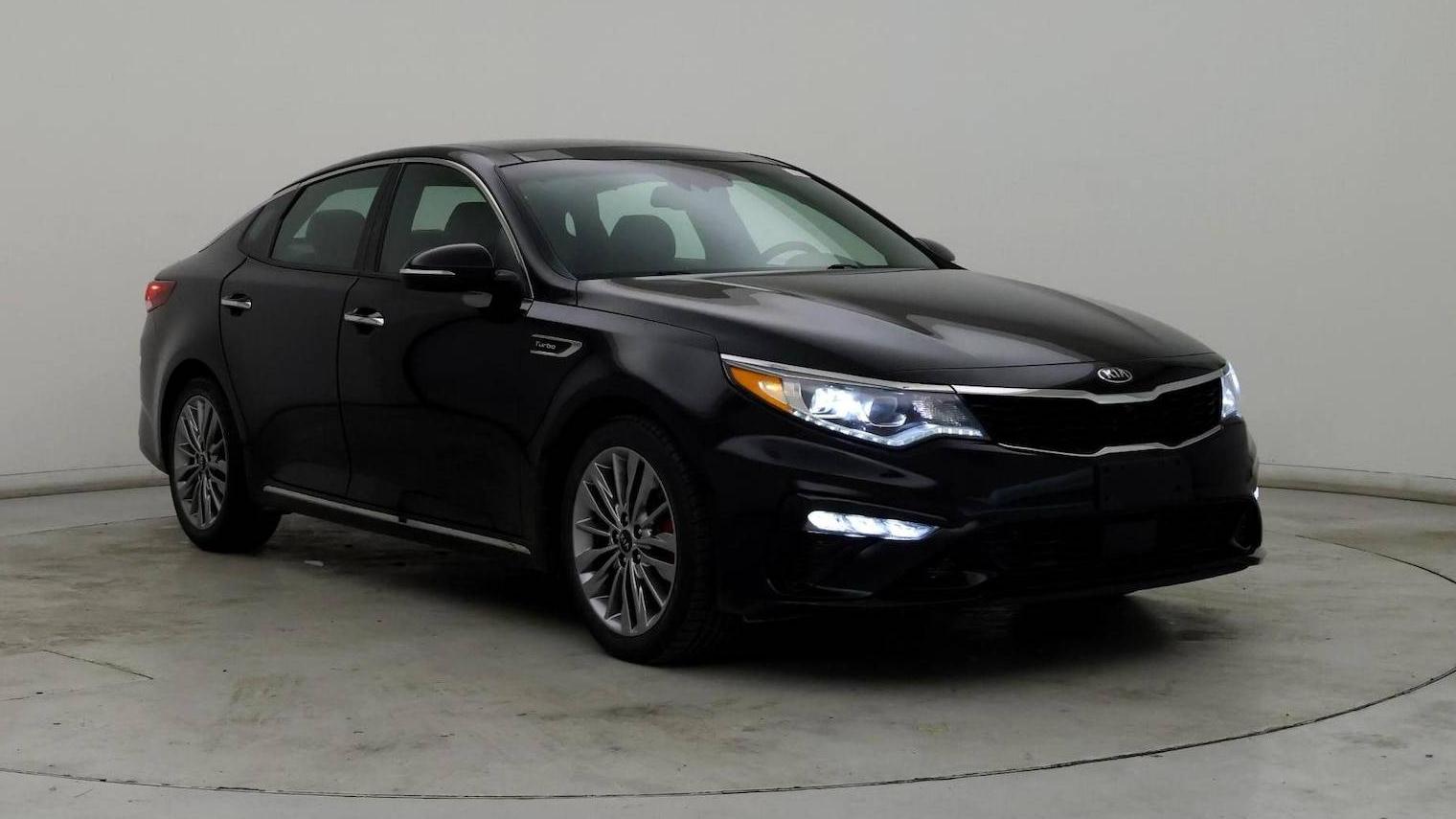 KIA OPTIMA 2019 5XXGV4L28KG285259 image