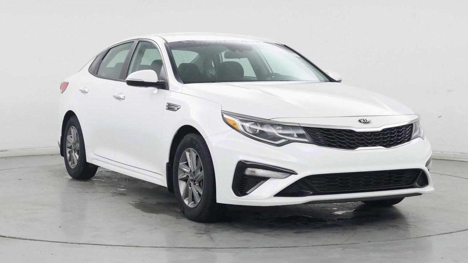 KIA OPTIMA 2019 5XXGT4L32KG324751 image