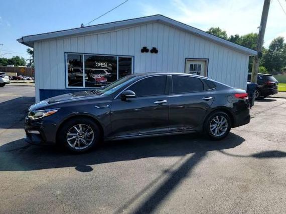 KIA OPTIMA 2019 5XXGT4L30KG327387 image