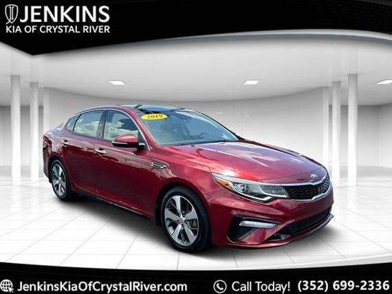 KIA OPTIMA 2019 5XXGT4L33KG372839 image