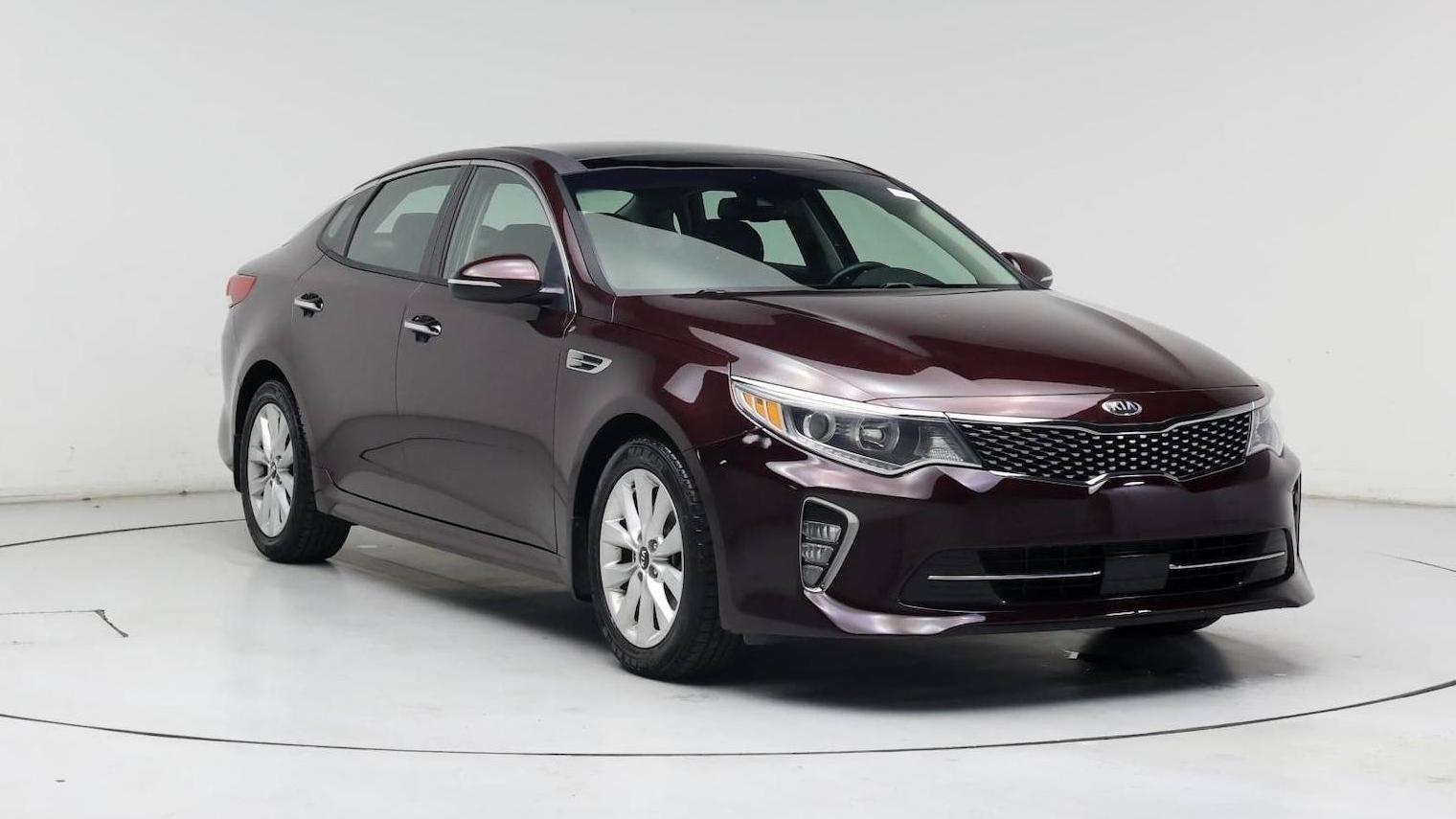 KIA OPTIMA 2018 5XXGU4L38JG191487 image