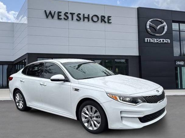 KIA OPTIMA 2018 5XXGU4L32JG242952 image