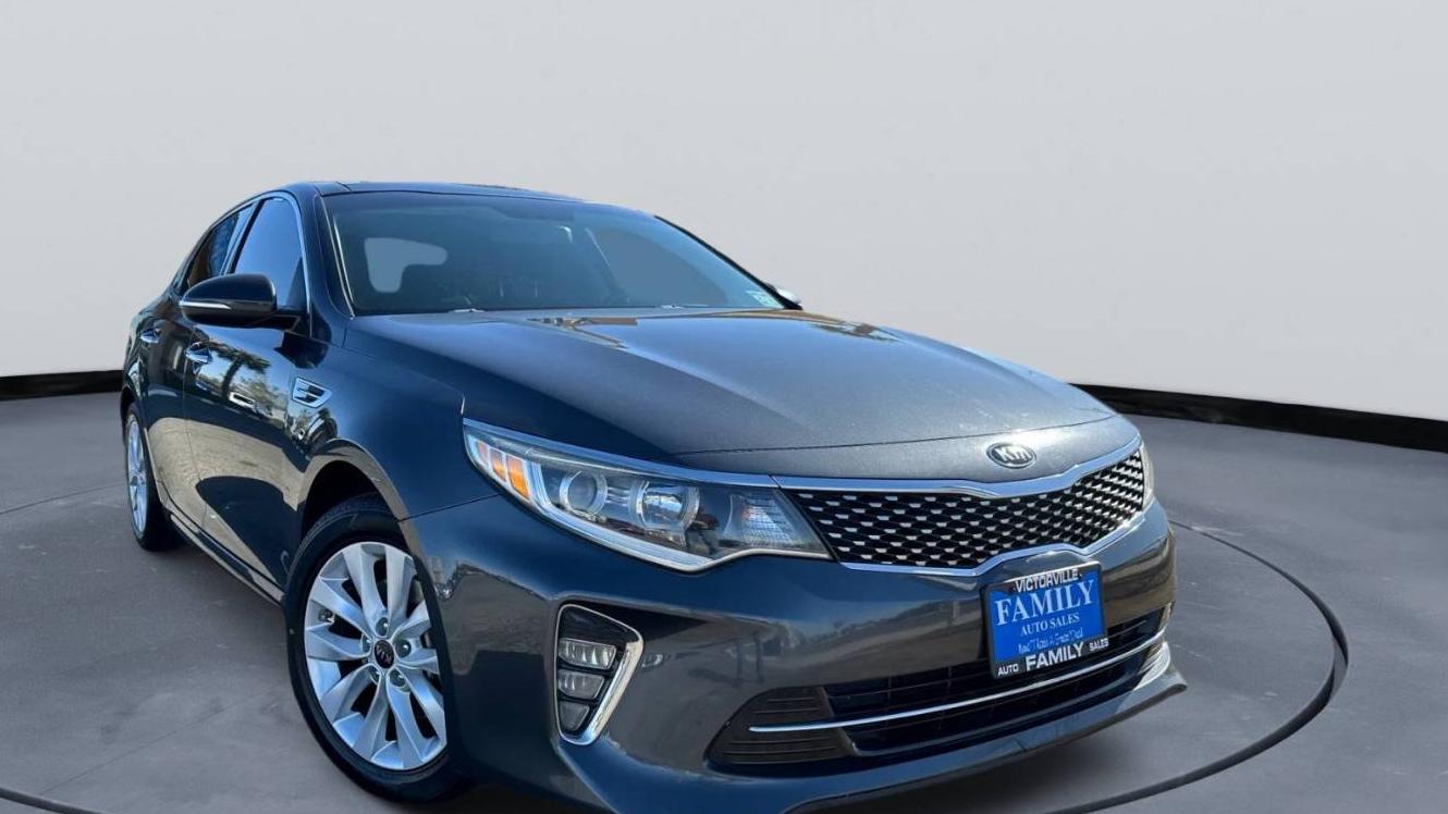 KIA OPTIMA 2018 5XXGT4L31JG218404 image