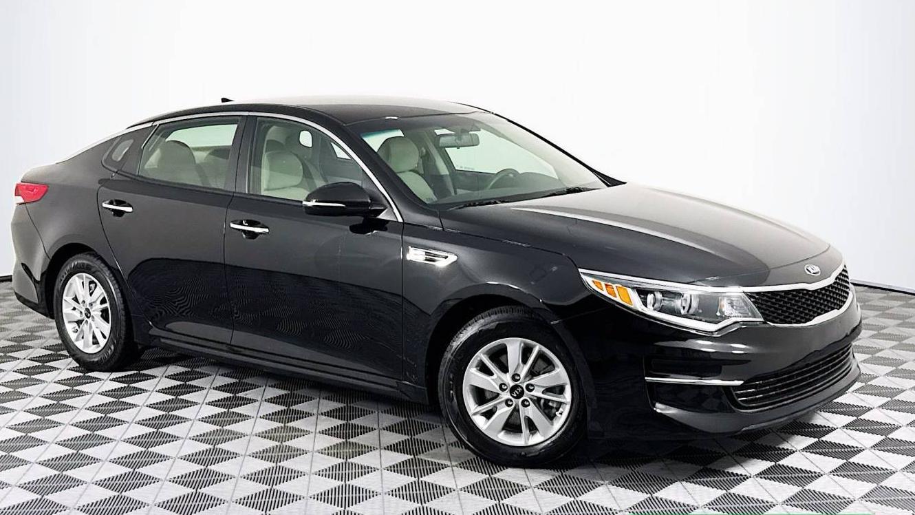 KIA OPTIMA 2018 5XXGT4L33JG222129 image