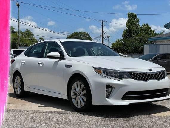 KIA OPTIMA 2018 5XXGT4L32JG233848 image