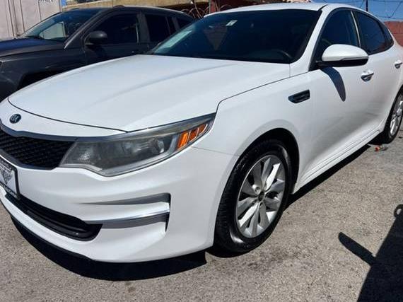 KIA OPTIMA 2018 5XXGT4L34JG271260 image